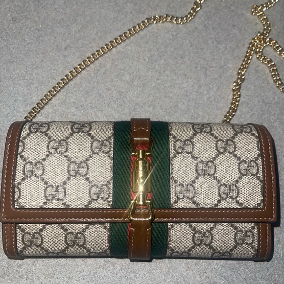 Authentic Gucci wallet on a chain bag. Great condition. - Picture 2 of 14